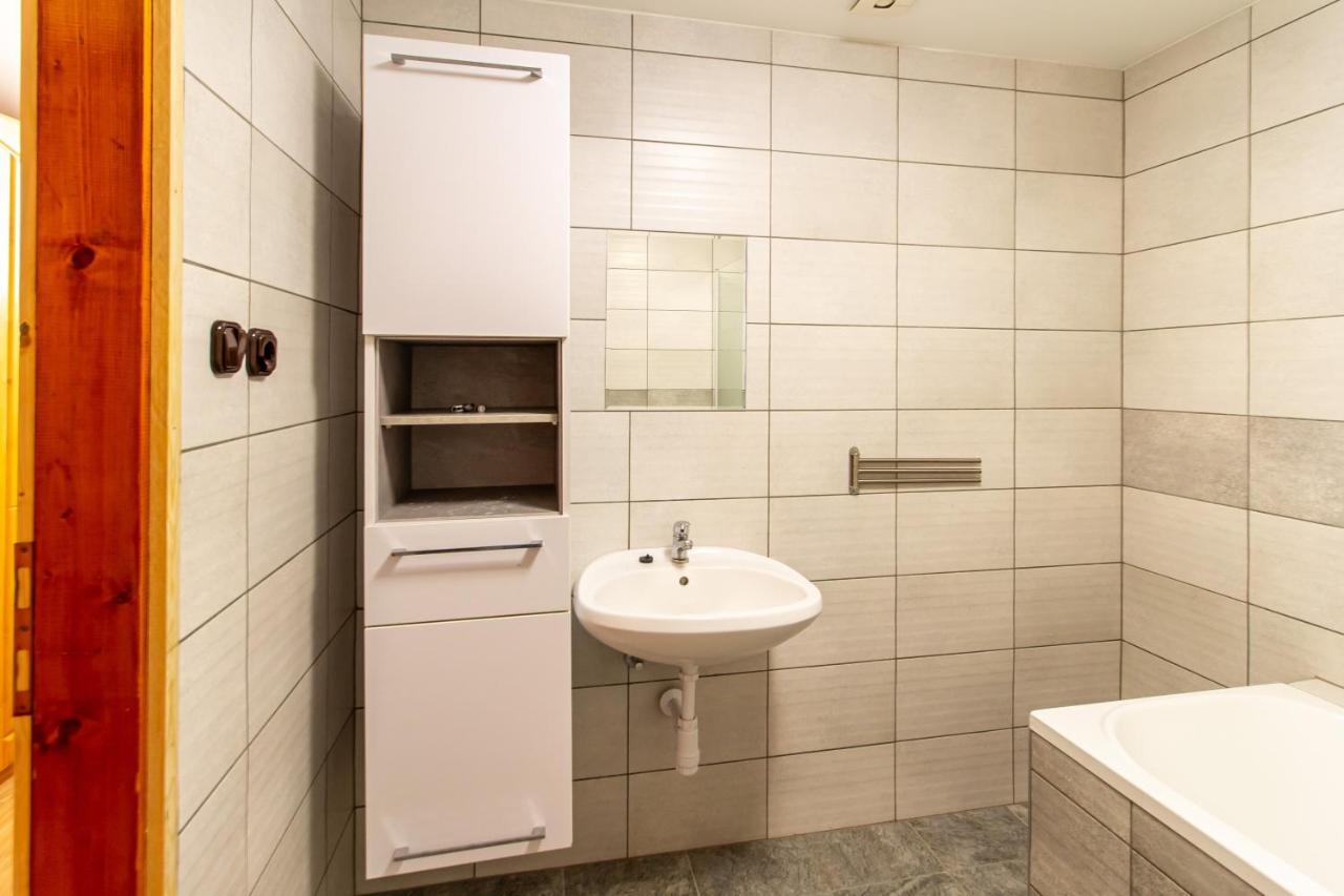 Deli Terasz B Apartman Free Parking, Self-Check-In Anytime Gyor Exterior photo